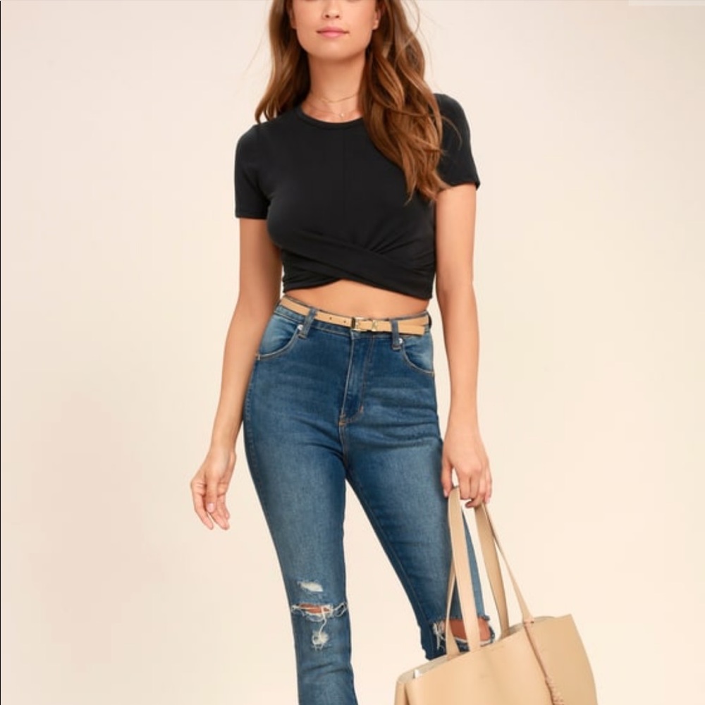 Lulu’s Black Crop Top